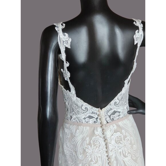 Ivory/Cappuccino Lace Applique Fit and Flare  Wedding  Gown - Mori Lee - Picture 14 of 16